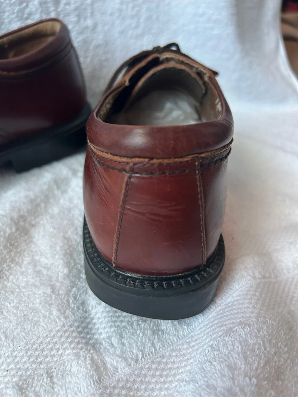 Dockers Men's Burgundy Leather Lace-Up Oxfords
